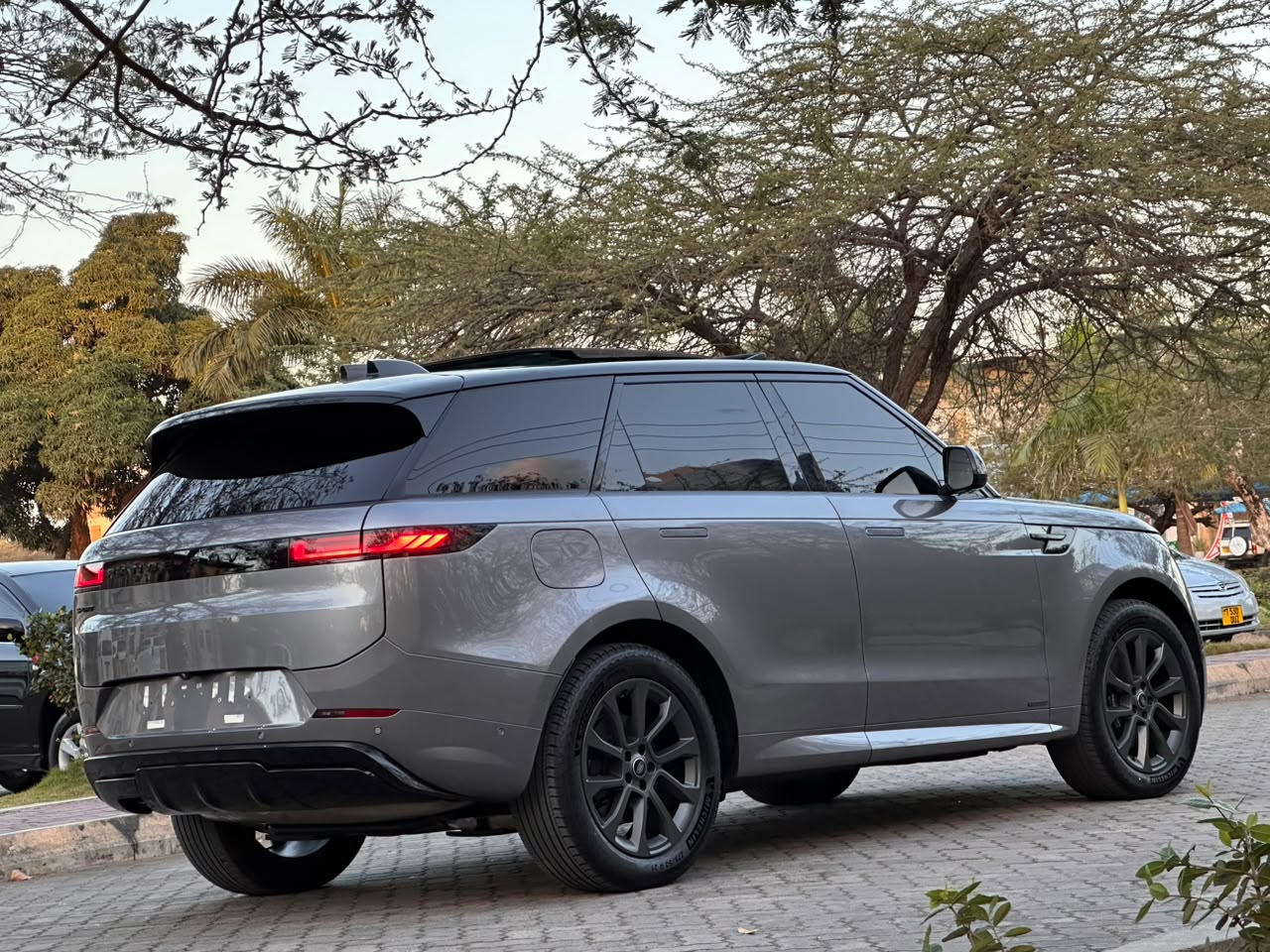 RANGE ROVER SPORT  DAYNAMIC  SE MHEV thumbnail 8